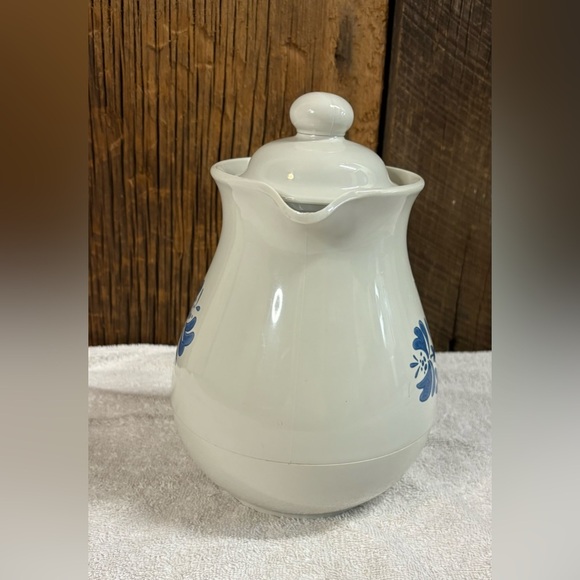 Pfaltzgraff Yorktowne Vacuum Carafe Insulated Hot Cold Beverage Server Pitcher - Picture 2 of 11